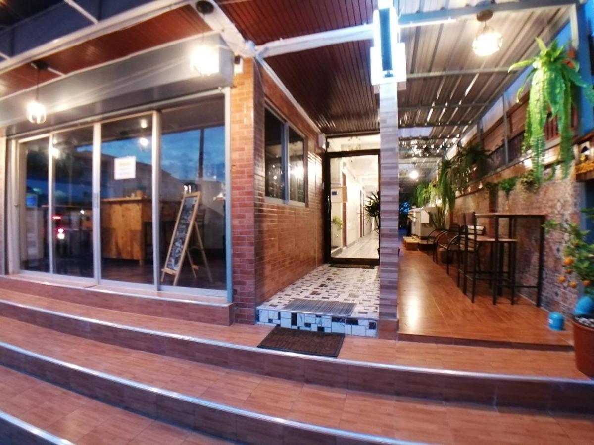 Gogoal Latkrabang Apartment Bangkok Exterior photo