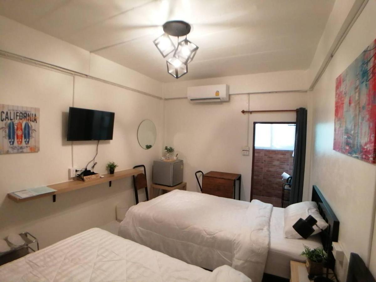 Gogoal Latkrabang Apartment Bangkok Exterior photo