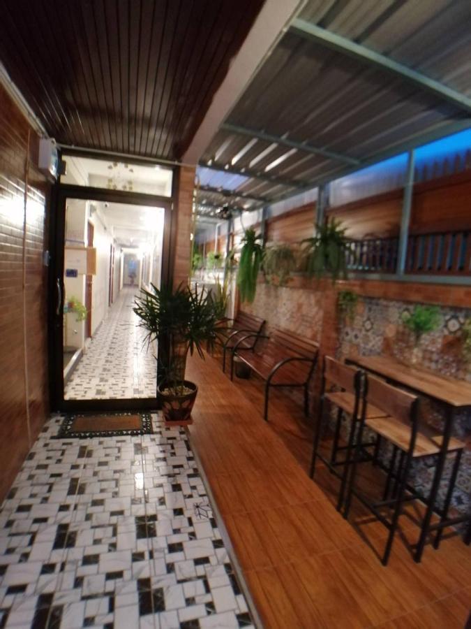 Gogoal Latkrabang Apartment Bangkok Exterior photo